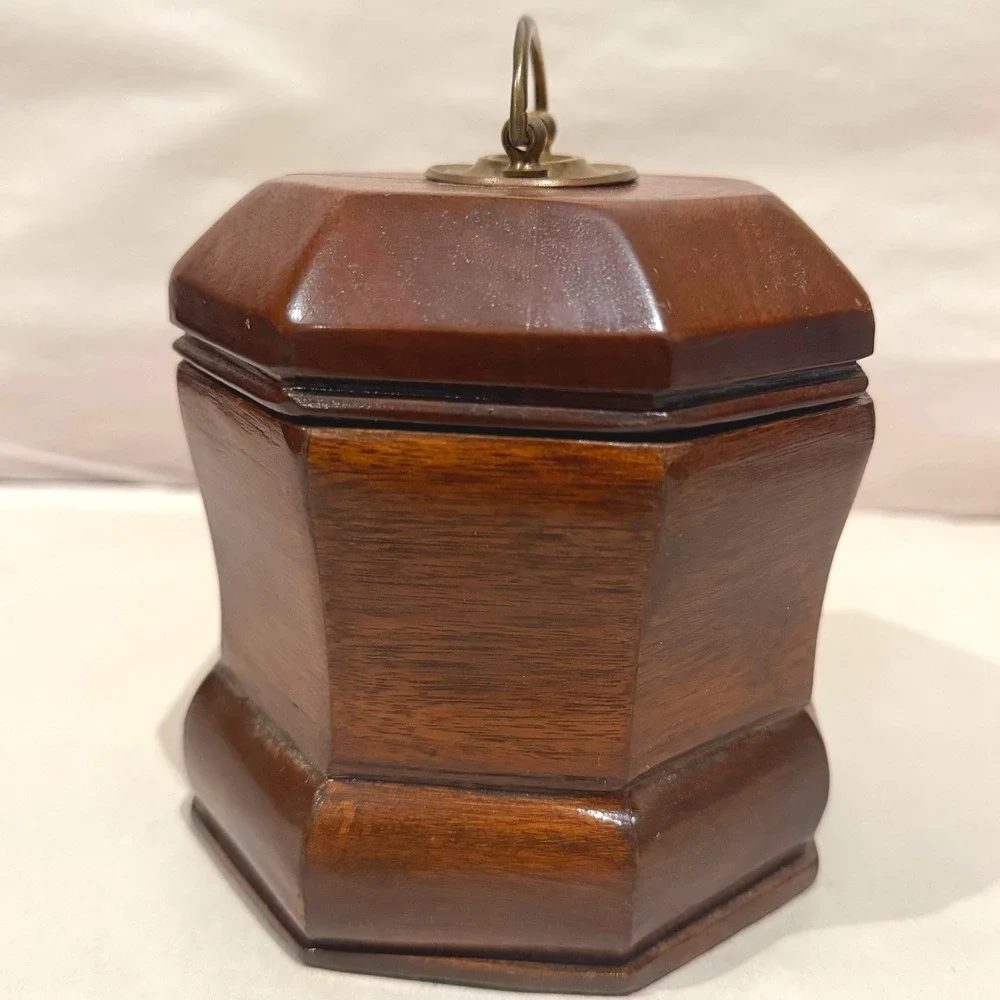 Vintage Mahogany Tea Caddy Colonial Williamsburg Style Octagonal Brass Handle